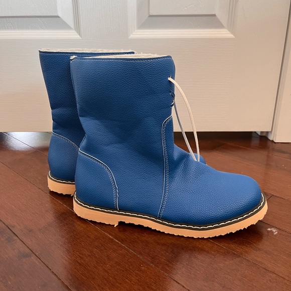 Blue Faux Leather Sherpa Lined Slipper Boots, size 8 - Picture 3 of 7